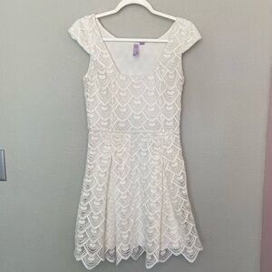 Alya Floral Lace Dress-Small. B67